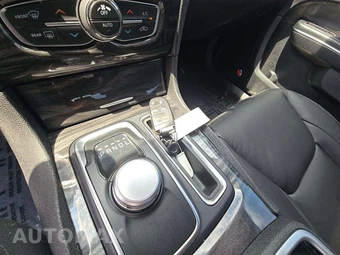 2018 Chrysler 300 Touring L - miniatura 8