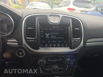 2018 Chrysler 300 Touring L – miniatura 10