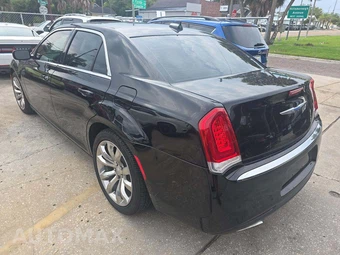 2018 Chrysler 300 Touring L – miniatura 2