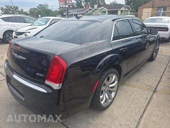 2018 Chrysler 300 Touring L – miniatura 3