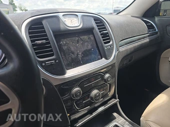 2018 Chrysler 300 Touring L – miniatura 11