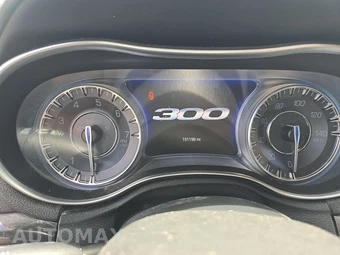 2018 Chrysler 300 Touring L – miniatura 12