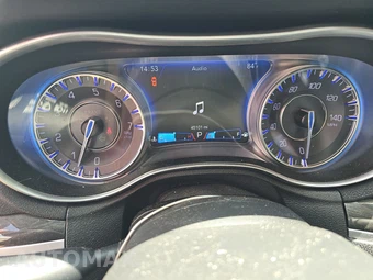 2018 Chrysler 300 Touring L – miniatura 12