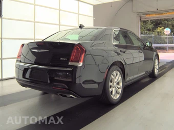 2018 Chrysler 300 Touring L – miniatura 4