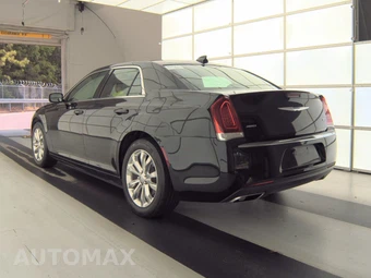 2018 Chrysler 300 Touring L – miniatura 6
