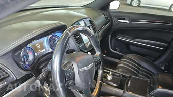 2018 Chrysler 300S – miniatura 26