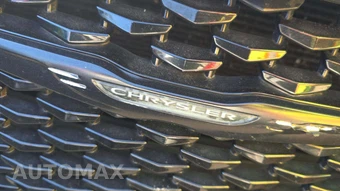 2018 Chrysler 300S – miniatura 24