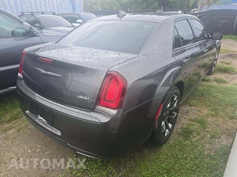 2018 Chrysler 300S - miniatura 3