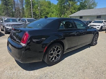 2018 Chrysler 300S – miniatura 4