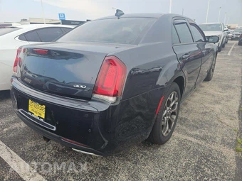 2018 Chrysler 300S – miniatura 3