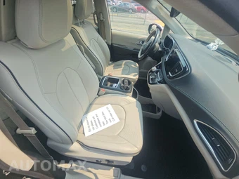 2018 Chrysler Pacifica Hybrid Limited 121.6" WB – miniatura 8