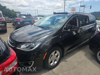 2018 Chrysler Pacifica Hybrid Limited 121.6" WB