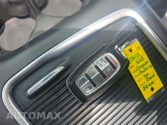 2018 Chrysler Pacifica Hybrid Limited 121.6" WB – miniatura 8