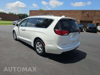 2018 Chrysler Pacifica Hybrid Touring L 121.6" WB - miniatura 2