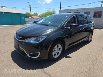 2018 Chrysler Pacifica Hybrid Touring Plus 121.6" WB