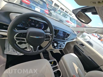 2018 Chrysler Pacifica Hybrid Touring Plus 121.6" WB – miniatura 11