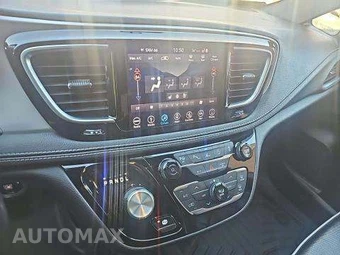2018 Chrysler Pacifica Limited 121.6" WB – miniatura 10