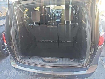 2018 Chrysler Pacifica Limited 121.6" WB – miniatura 15