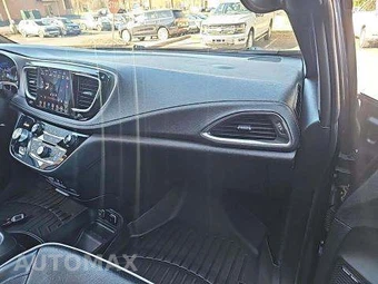 2018 Chrysler Pacifica Limited 121.6" WB – miniatura 20