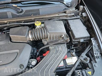 2018 Chrysler Pacifica Limited 121.6" WB – miniatura 25