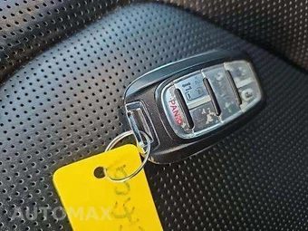 2018 Chrysler Pacifica Limited 121.6" WB – miniatura 8
