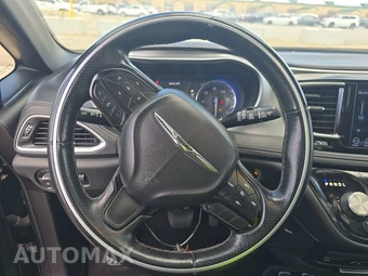 2018 Chrysler Pacifica Limited 121.6" WB – miniatura 10