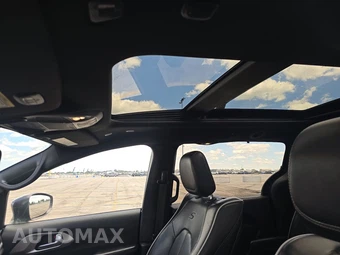 2018 Chrysler Pacifica Limited 121.6" WB – miniatura 18