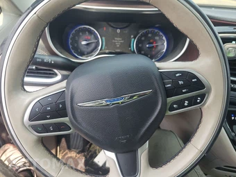 2018 Chrysler Pacifica Limited 121.6" WB – miniatura 10
