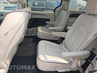 2018 Chrysler Pacifica Limited 121.6" WB – miniatura 13