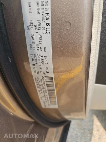 2018 Chrysler Pacifica Limited 121.6" WB – miniatura 15