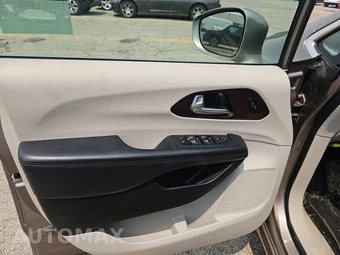 2018 Chrysler Pacifica Limited 121.6" WB – miniatura 9