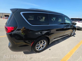 2018 Chrysler Pacifica Limited 121.6" WB – miniatura 4
