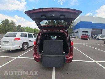 2018 Chrysler Pacifica Limited 121.6" WB - miniatura 15