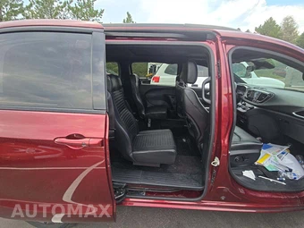 2018 Chrysler Pacifica Limited 121.6" WB - miniatura 17