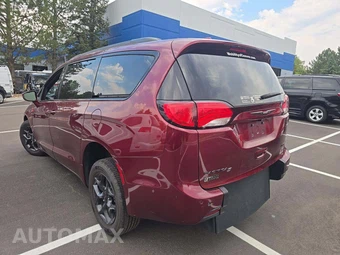 2018 Chrysler Pacifica Limited 121.6" WB - miniatura 2