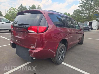 2018 Chrysler Pacifica Limited 121.6" WB - miniatura 3