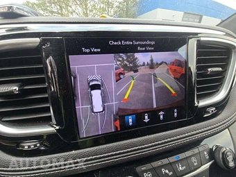 2018 Chrysler Pacifica Limited 121.6" WB - miniatura 41