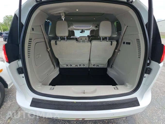 2018 Chrysler Pacifica Limited 121.6" WB – miniatura 15