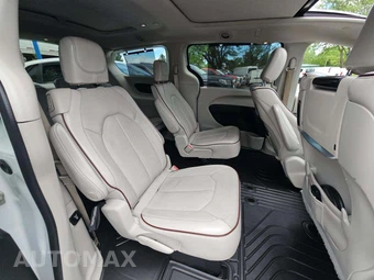 2018 Chrysler Pacifica Limited 121.6" WB – miniatura 17