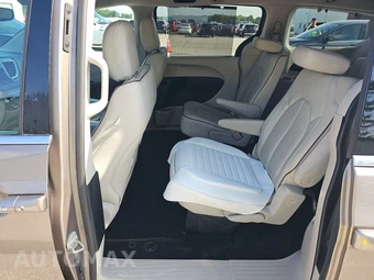 2018 Chrysler Pacifica Limited 121.6" WB – miniatura 13