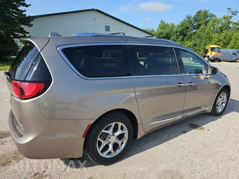 2018 Chrysler Pacifica Limited 121.6" WB – miniatura 4