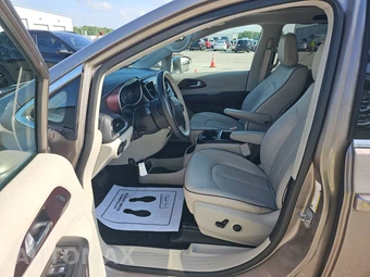 2018 Chrysler Pacifica Limited 121.6" WB – miniatura 7
