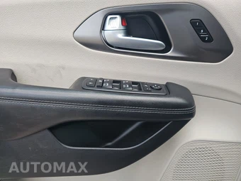 2018 Chrysler Pacifica Limited 121.6" WB – miniatura 15
