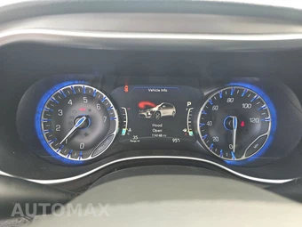 2018 Chrysler Pacifica Limited 121.6" WB – miniatura 18