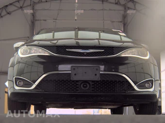 2018 Chrysler Pacifica Limited 121.6" WB – miniatura 3