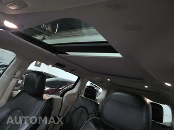 2018 Chrysler Pacifica Limited 121.6" WB – miniatura 11