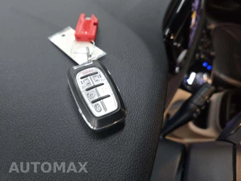 2018 Chrysler Pacifica Limited 121.6" WB – miniatura 8