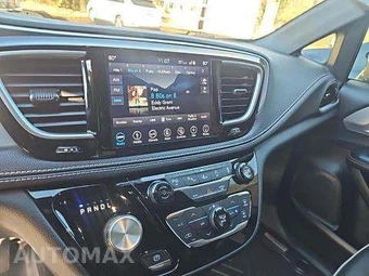 2018 Chrysler Pacifica Limited 121.6" WB - miniatura 11