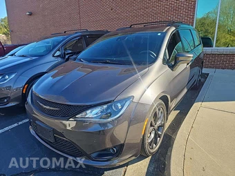 2018 Chrysler Pacifica Limited 121.6" WB - miniatura 2