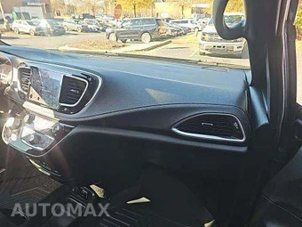 2018 Chrysler Pacifica Limited 121.6" WB - miniatura 21